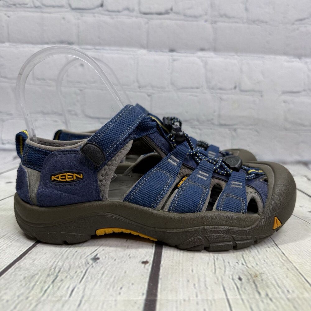 Keen Newport H2 Sandals Big Kids Youth Size 5 Blue Water Shoes Sport Washable